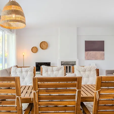 Βίλα W Garden 5 Min To Altinkoy Beach In *