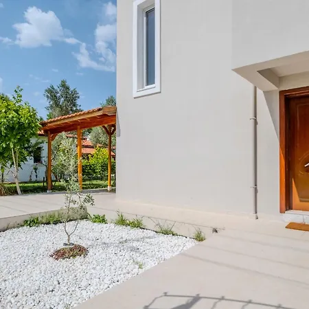 W Garden 5 Min To Altinkoy Beach In *